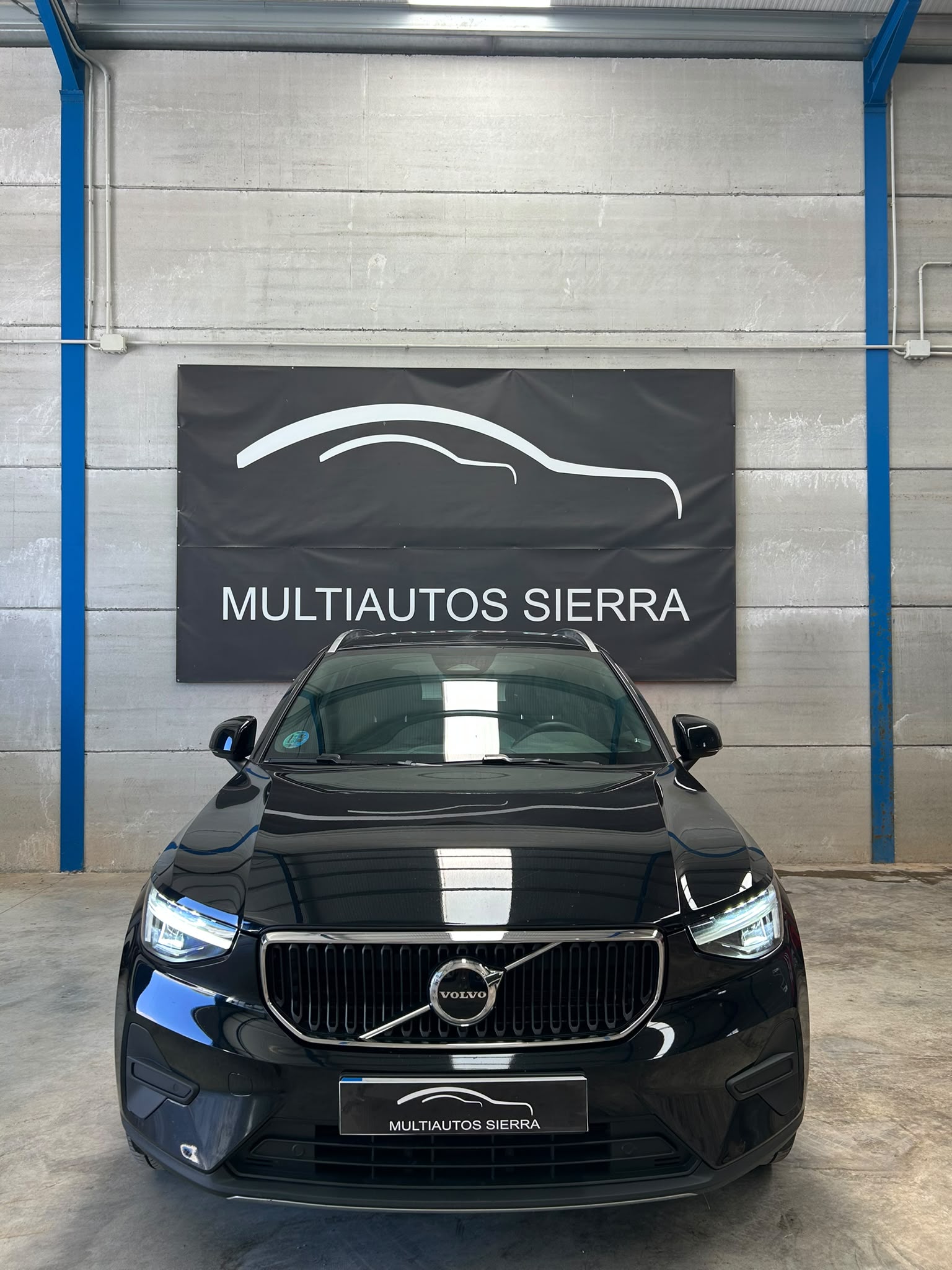 VOLVO XC40